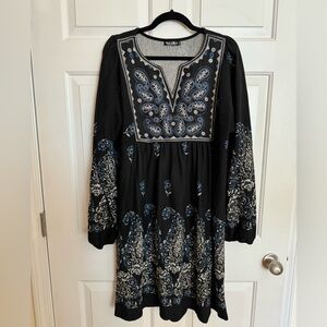 Black and blue long sleeve mini dress. Size 2X.